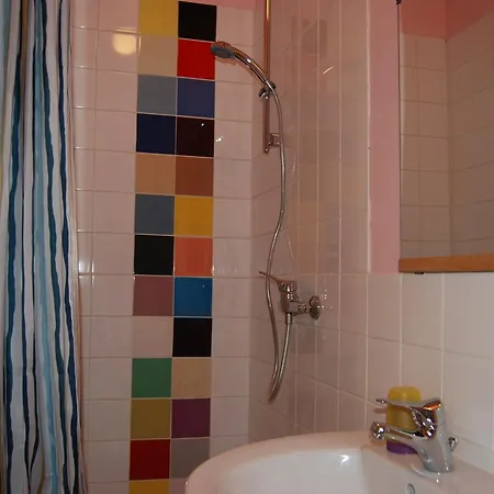 Гостевой дом Connies Art House Рейл