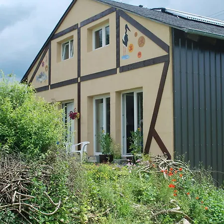 Connies Art House Рейл
